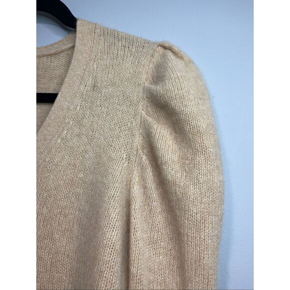 L/XL, Saks 5th Ave cashmere cardigan with slight puff sleeve like new condition! - Picture 5 of 11